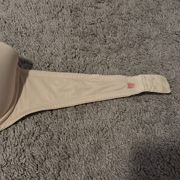 PINK Nude Strapless Bra - Picture 2 of 9